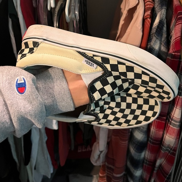 Vans slip on size women’s 8, men’s 6.5. Great condition. - Picture 4 of 4